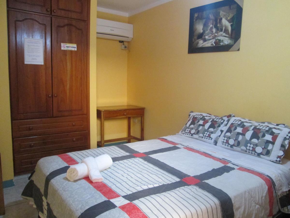 Hostal Leon Dormido Puerto Baquerizo Moreno Exteriör bild