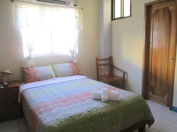 Hostal Leon Dormido Puerto Baquerizo Moreno Exteriör bild